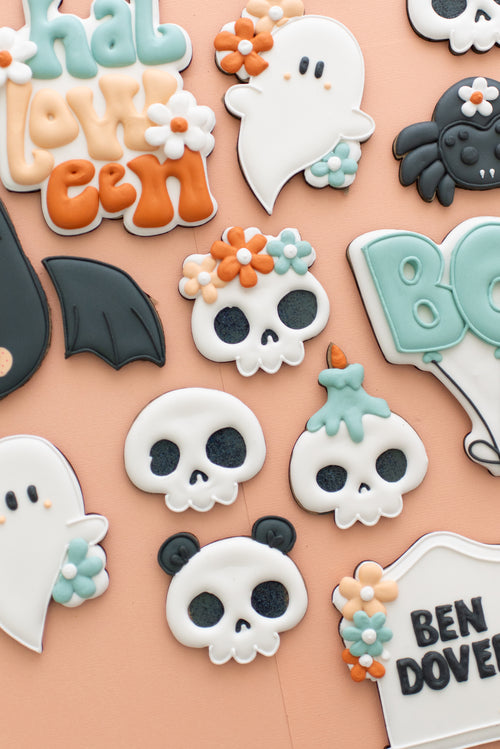 Simple Skull cookie cutter. Halloween Cookie Cutter. With Stamp. Groovy Halloween.